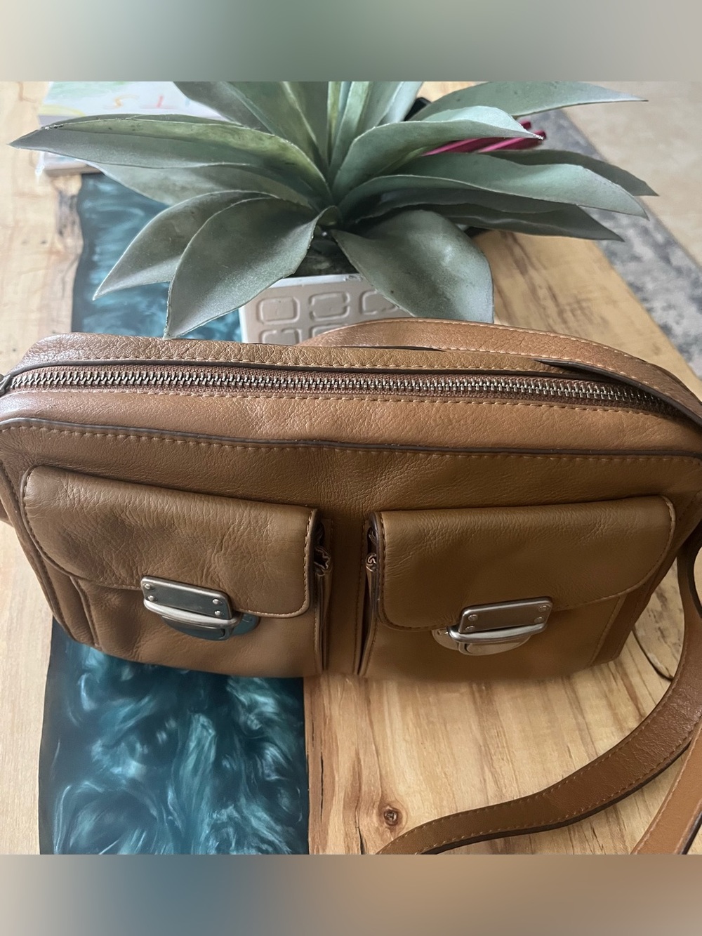 Fossil Riley Caramel Brown Leather Crossbody with Front Buckle Pockets - Picture 10 of 16